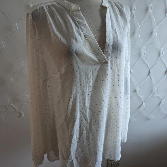 a.n.a Tunic Blouse / Semi-Sheer / Swiss Dot / 1X - Picture 2 of 6